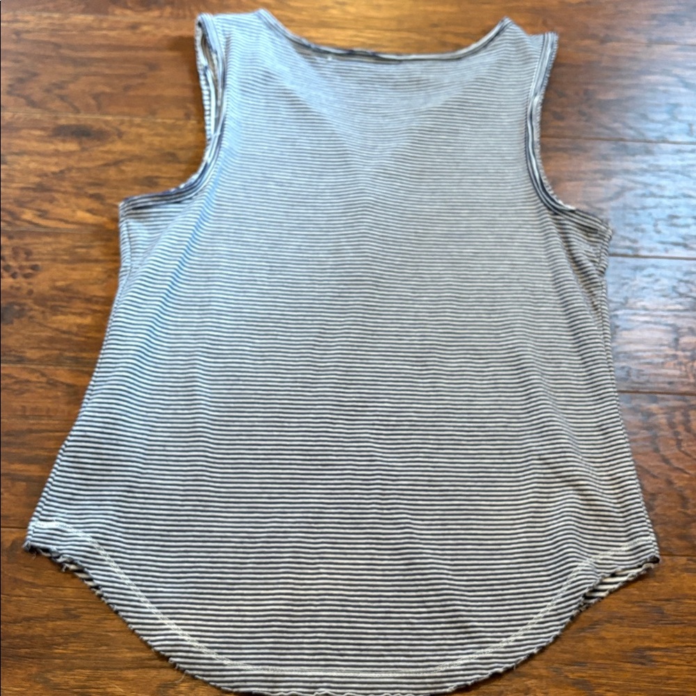 Anthropologie tank top - Picture 6 of 7